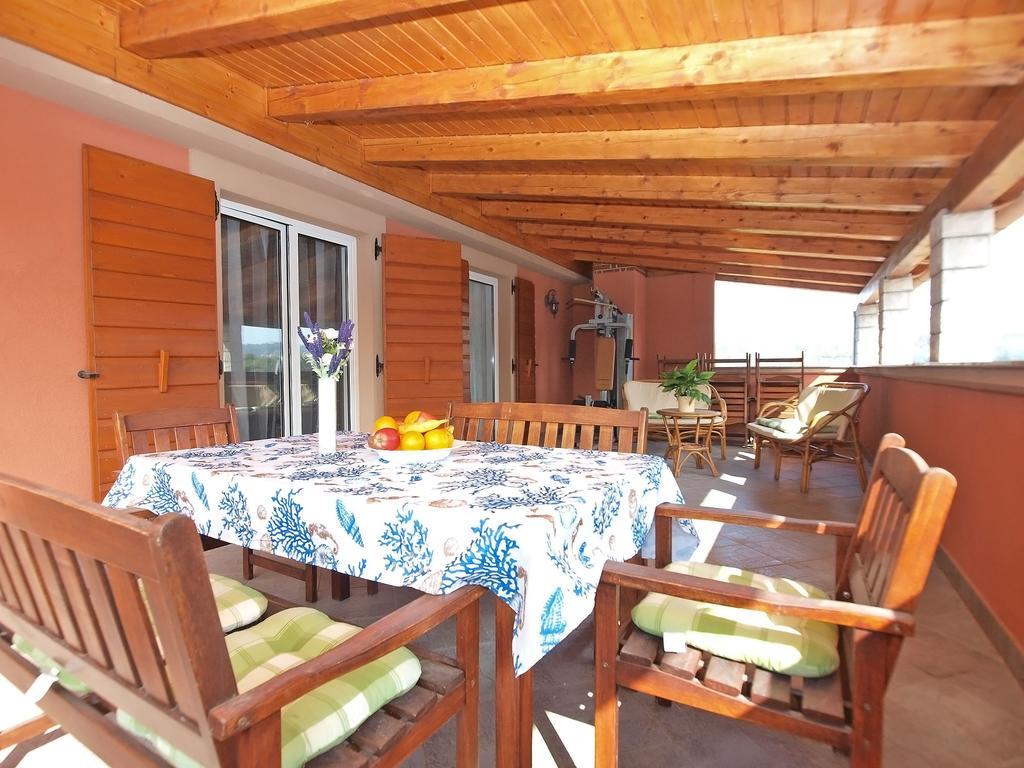 Apartments Anto 1296 Пула Екстериор снимка